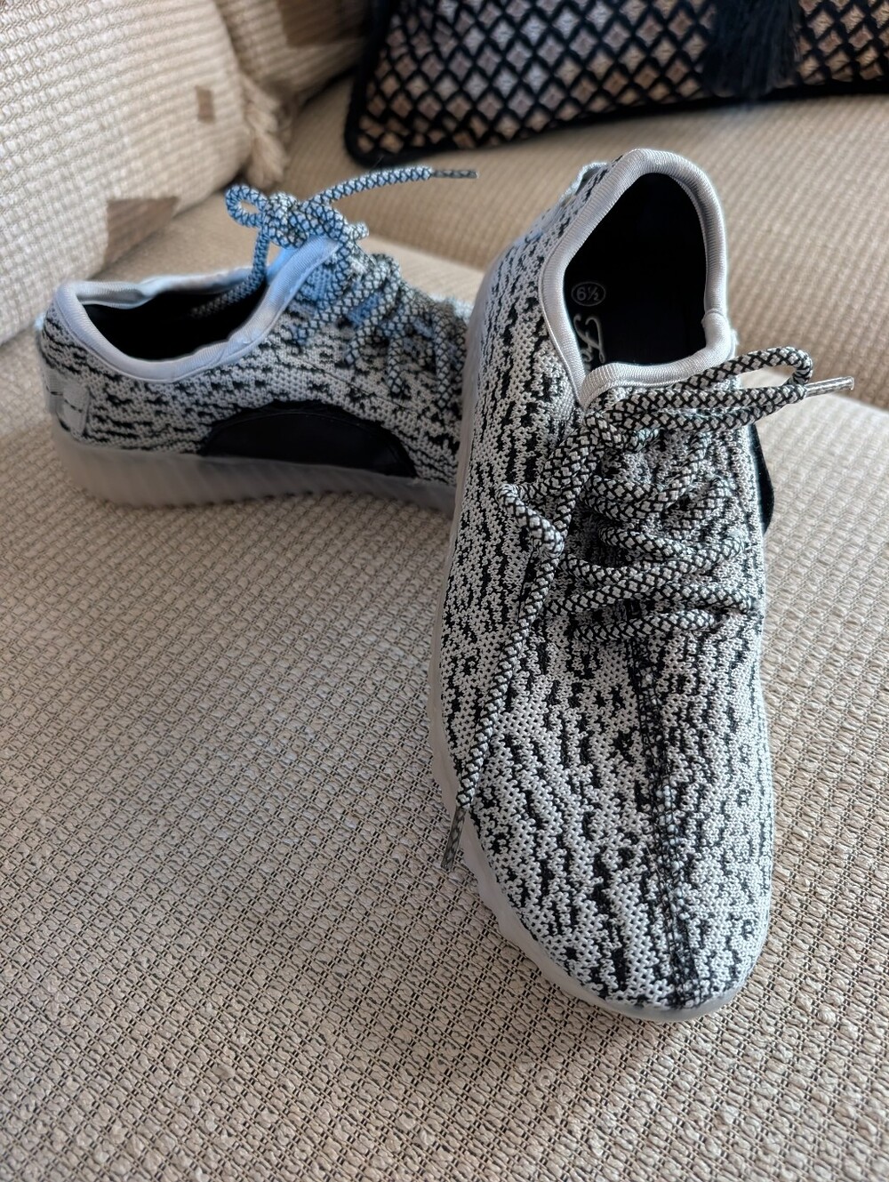 Forever LED Light-Up Knit Women’s Sneakers in Black & White - Picture 3 of 9